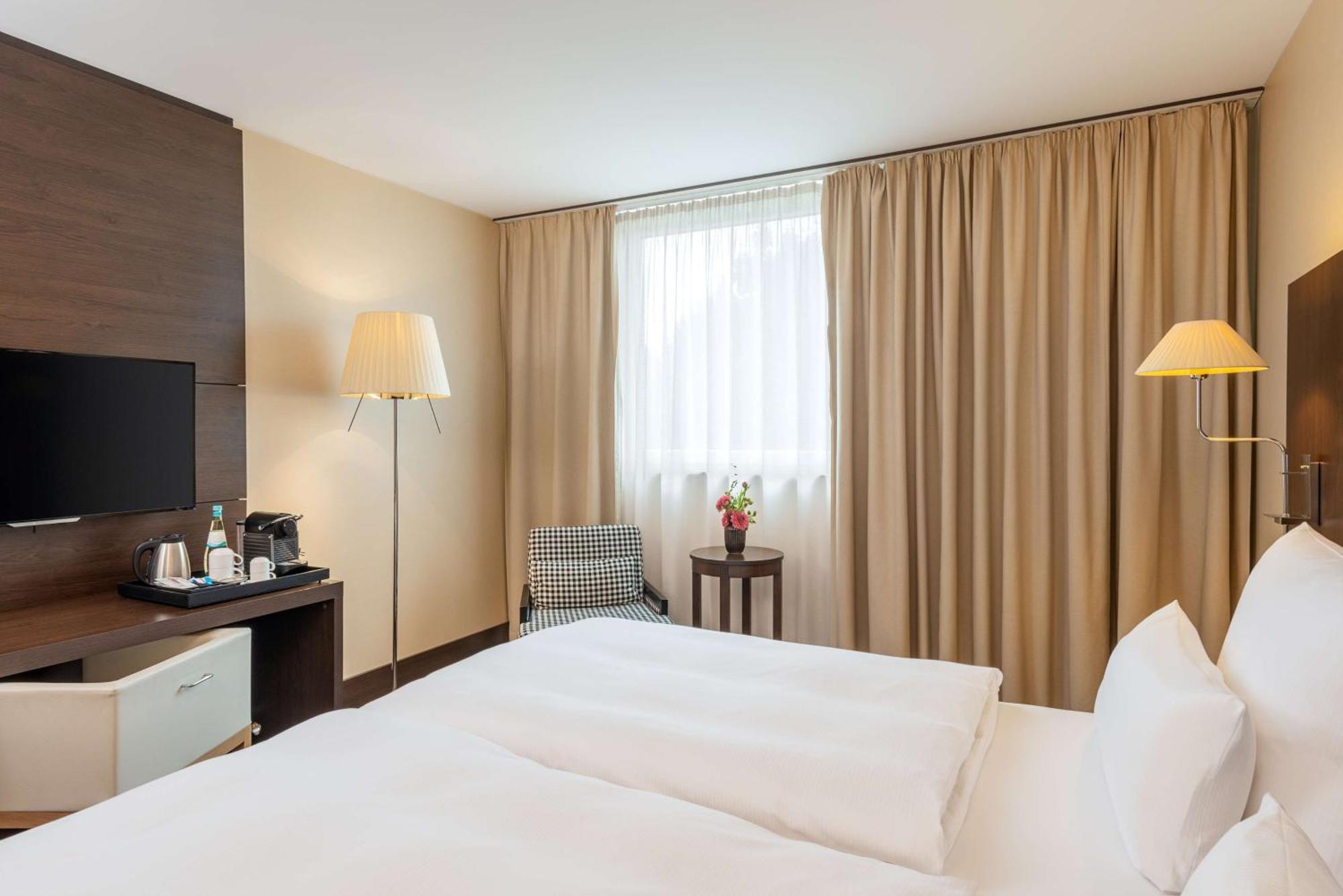 Nh Stuttgart Airport Hotel Filderstadt Kültér fotó