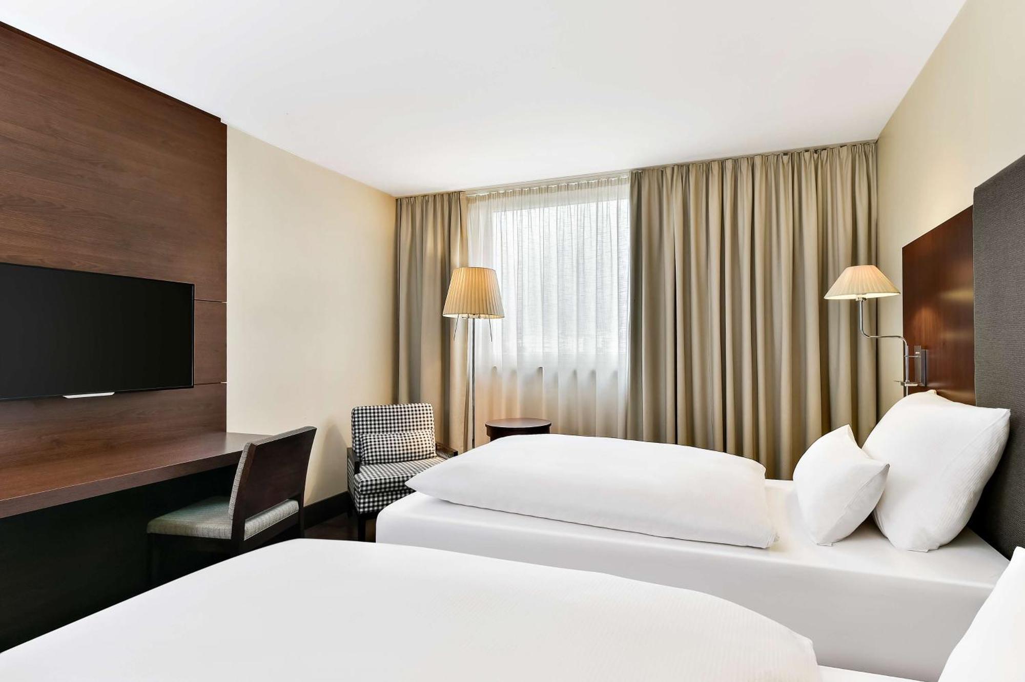 Nh Stuttgart Airport Hotel Filderstadt Kültér fotó