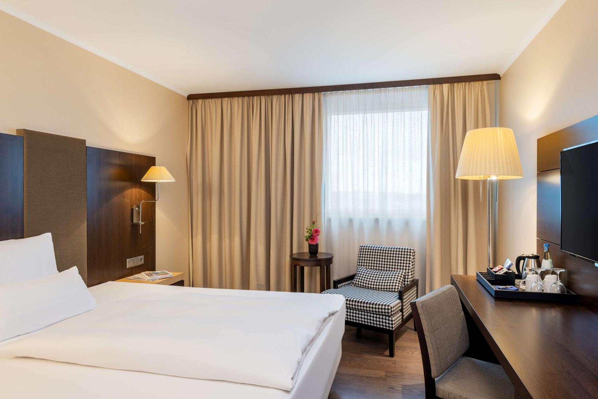 Nh Stuttgart Airport Hotel Filderstadt Kültér fotó