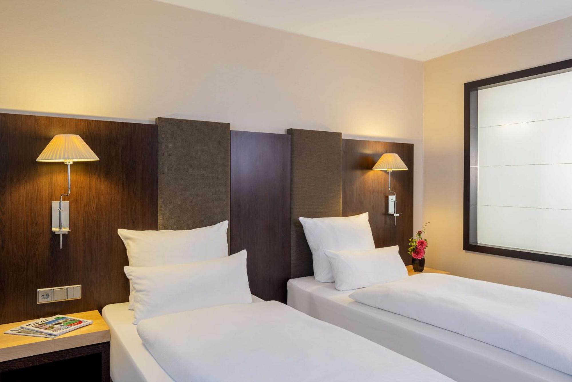 Nh Stuttgart Airport Hotel Filderstadt Kültér fotó
