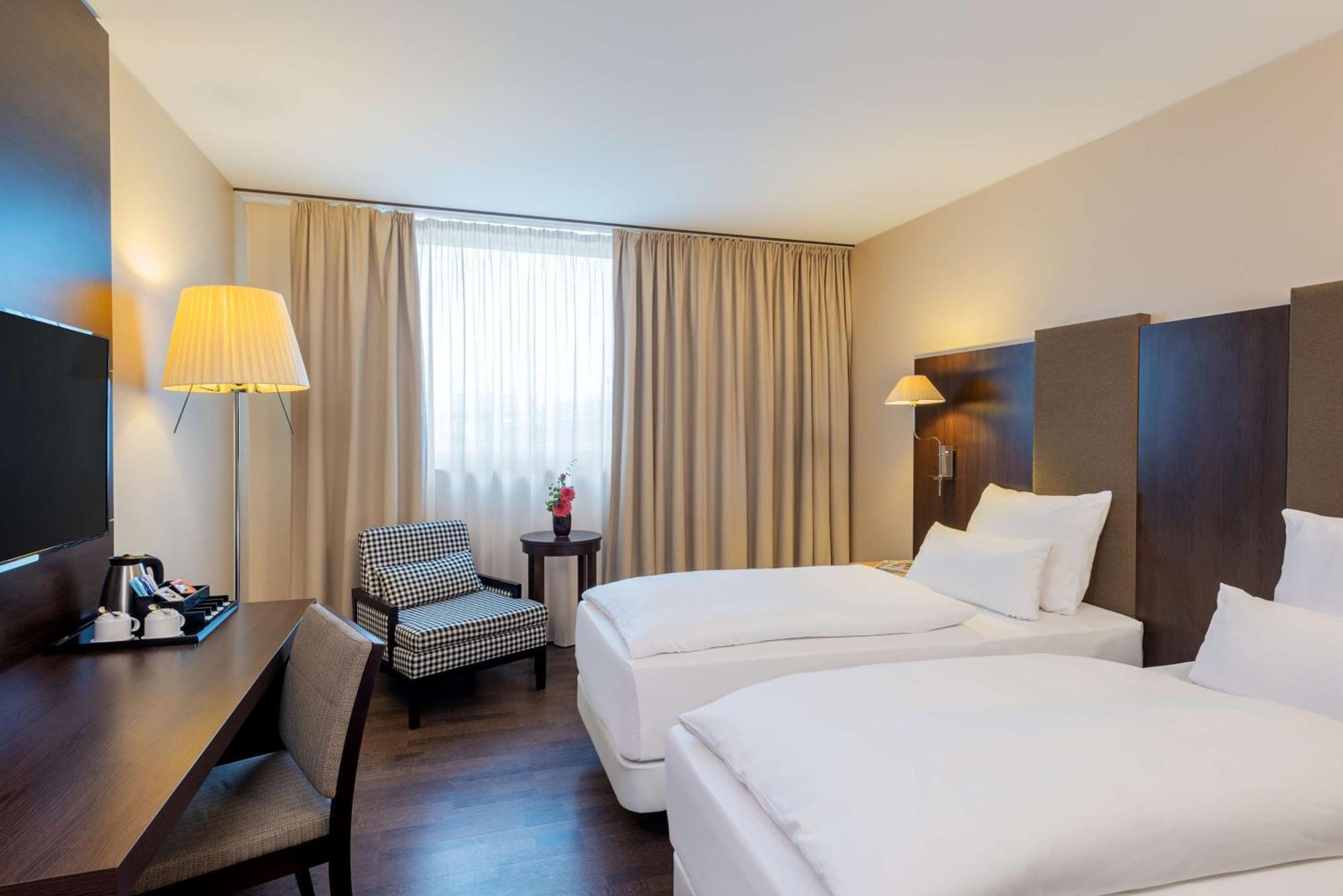 Nh Stuttgart Airport Hotel Filderstadt Kültér fotó
